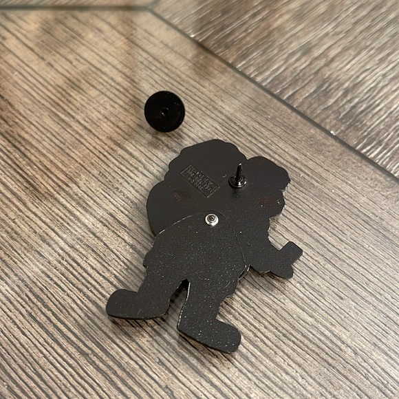 HOGEYE Santa Clause Pin with Wiggling Legs Festive Christmas Brooch Holiday Pin - Picture 11 of 15